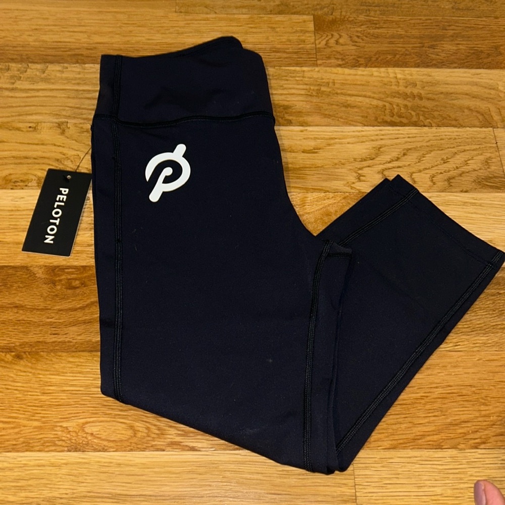 {Women’s} Peloton Essential Capri Leggings
